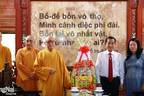 Chủ tịch HĐND tỉnh Thái Bảo chúc mừng Đại lễ Phật đản tại huyện Long Thành