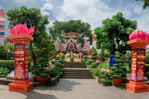 TP.HCM: Rực rỡ lễ đài Phật đản, vườn Lâm-tỳ-ni tại các tự viện Q.3 và Gò Vấp