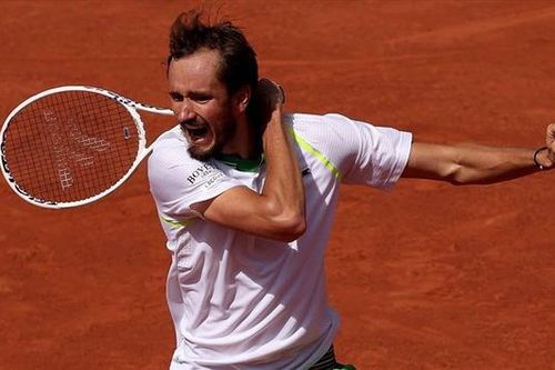 Daniil Medvedev bất ngờ dừng bước tại vòng 1 Roland Garros