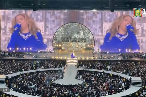 Beyoncé tưởng niệm huyền thoại Tina Turner