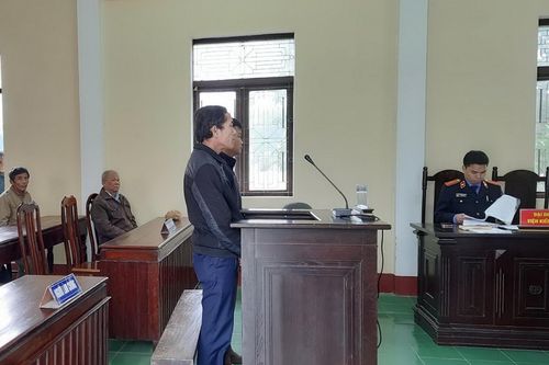 Quảng Trị: Phó Giám đốc chi nhánh đăng ký đất đai huyện bị buộc thôi việc