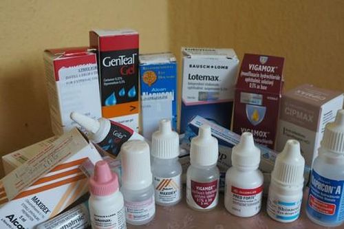 11 sai lầm khi dùng thuốc nhỏ mắt và cách khắc phục
