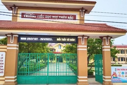 Quảng Bình: Kỷ luật hiệu trưởng và hiệu phó xô xát nhau trước cổng trường
