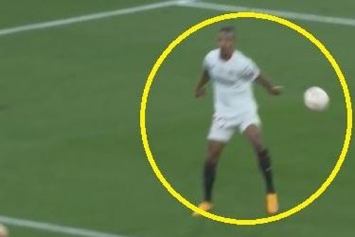 Mourinho nổi giận với trọng tài sau quyết định gây tranh cãi