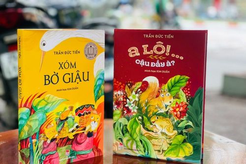 Nhà văn Trần Đức Tiến nhận giải Hiệp sĩ Dế Mèn