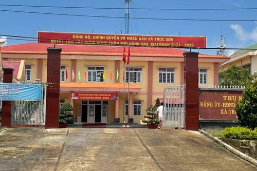 Bí thư, chủ tịch xã bị kỷ luật vì để dân làm đường trái phép