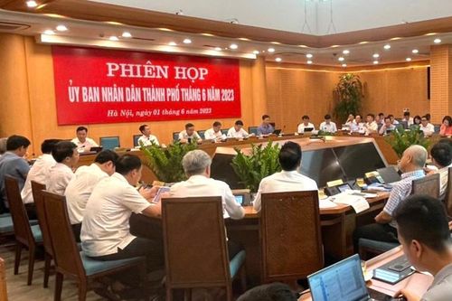 Tập thể UBND TP Hà Nội xem xét một số nội dung thuộc thẩm quyền