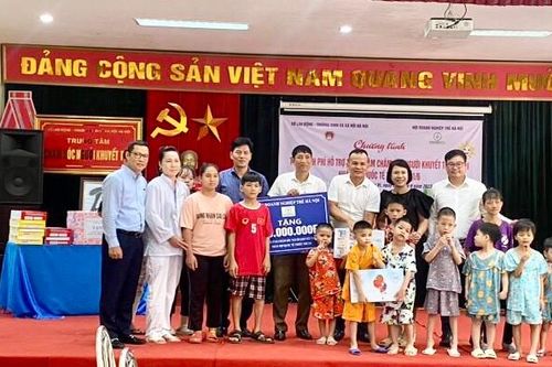 Hà Nội tặng quà trẻ em ngày Quốc tế Thiếu nhi 1/6
