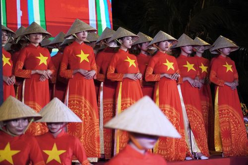 600 bộ áo dài khoe sắc tại Lễ hội Áo dài
