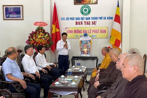 Lãnh đạo TP Đà Nẵng thăm, chúc mừng đại lễ Phật đản