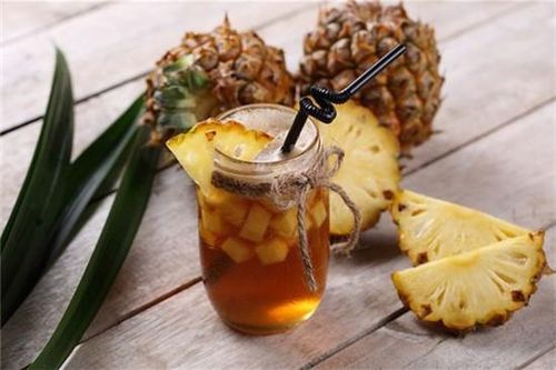Nắng nóng uống trà hoa quả kiểu này, người đàn ông suýt đột tử