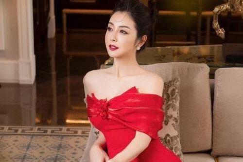 Vẻ yêu kiều của Hoa hậu Jennifer Phạm...