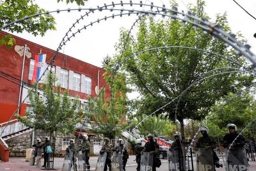 Kosovo: Đổ lỗi căng thẳng cho Serbia, EU nêu phản ứng, Thổ Nhĩ Kỳ sẵn sàng làm người hòa giải