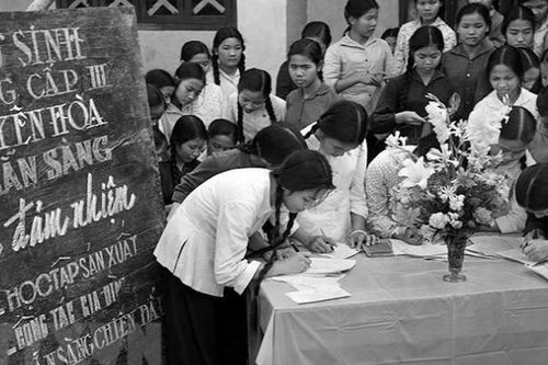Bài 4: 'Mỗi người làm việc bằng hai' - miền Bắc thi đua vì miền Nam ruột thịt