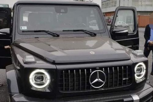 Xe Mercedes G63 giá 12 tỷ đồng bị 'bỏ rơi' ở cảng Hải Phòng