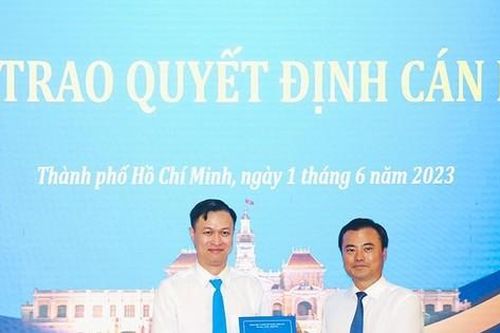 Công bố quyết định của Chủ tịch UBND TPHCM về công tác cán bộ