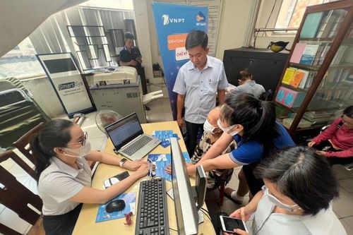 Dân Bình Dương ngồi ở nhà vẫn chuyển được trường cho con
