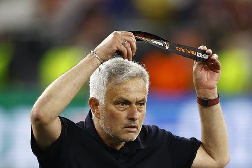 Mourinho yêu cầu gắt AS Roma sau thua oan Sevilla ở Europa League