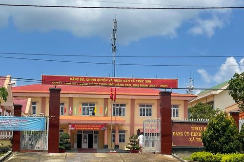 Cả bí thư, chủ tịch xã bị kỷ luật vì để dân làm đường trái phép