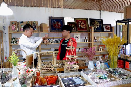 Lặng Art - ngôi nhà chung của các em khiếm thính ở Lâm Đồng