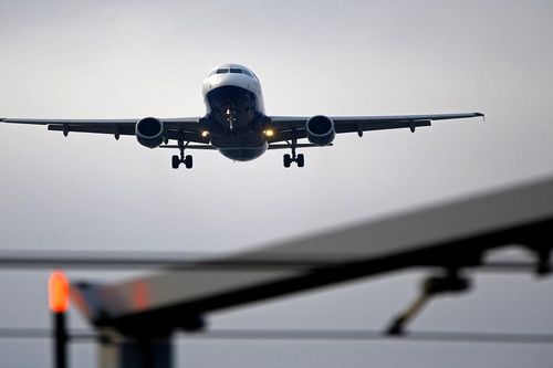 Bangladesh cấm tất cả nhân viên chính phủ đi lại bằng vé hạng nhất