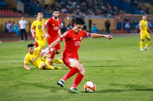 Hoàng Đức lập hattrick kiến tạo, Viettel 'hủy diệt' Sông Lam Nghệ An