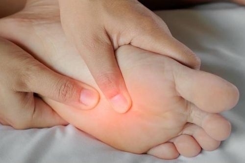 Bị tê tay chân nên bổ sung ngay các chất sau để giảm tê hiệu quả