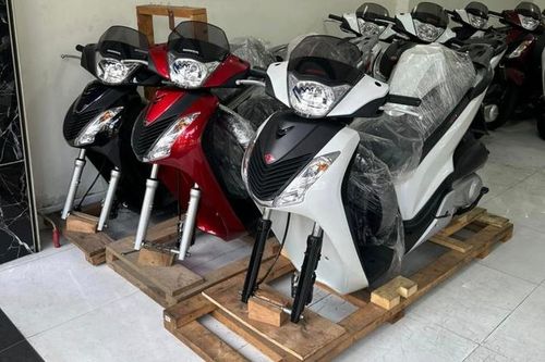 Honda SH 150i đời 2012 'chưa đổ xăng' có giá hơn 1 tỷ đồng tại TP Hồ Chí Minh