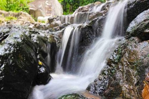Tắm mát tại dòng suối dài nhất An Giang