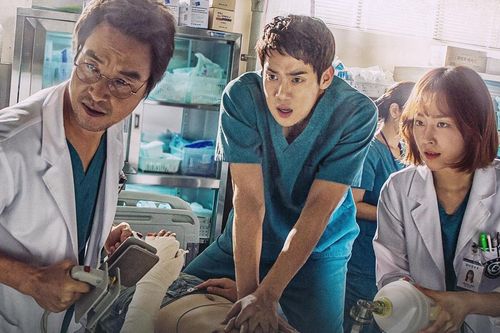 Sau Kang Dong Joo một bác sĩ nữ của phần 1 cũng tái xuất Người Thầy Y Đức 3