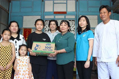 Chung tay chăm sóc, giáo dục và bảo vệ an toàn cho trẻ em
