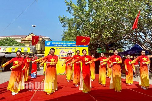 Phụ nữ huyện Hoa Lư tổ chức chung kết hội thi dân vũ thể thao