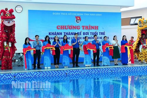 Khánh thành bể bơi Tuổi trẻ và khai giảng các lớp học bơi miễn phí