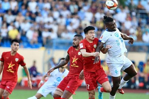 TP Hồ Chí Minh thắng tưng bừng, SHB Đà Nẵng lâm nguy