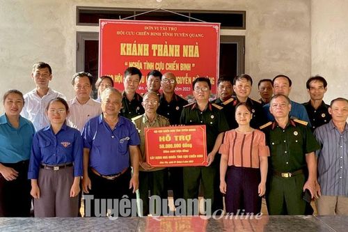 Khánh thành nhà nghĩa tình cựu chiến binh tại thị trấn Tân Yên