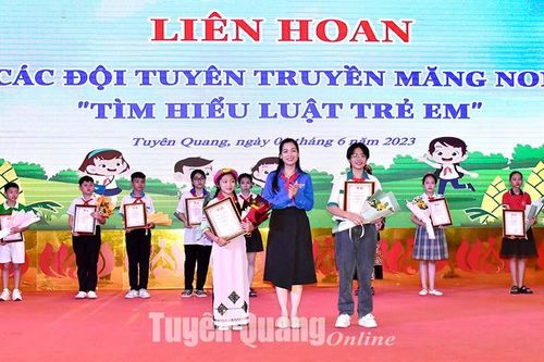 Liên hoan các đội tuyên truyền măng non tìm hiểu Luật Trẻ em