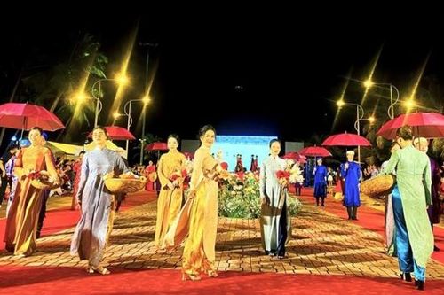 Festival Biển Nha Trang 2023: Tôn vinh vẻ đẹp áo dài Việt Nam