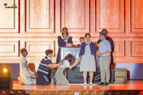 'Liveshow Kịch 2023 - Từ nhà ra tòa': Diễn xuất sắc và đan xen ý nghĩa về tình người trong những câu chuyện nhỏ