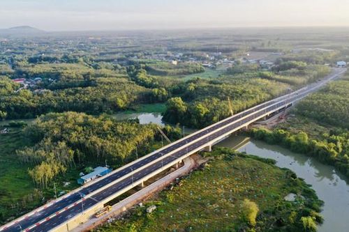 Tây Ninh: Thống nhất về kết nối giao thông với Long An