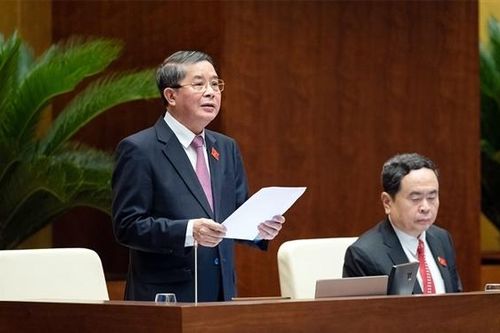 Phó Chủ tịch Quốc hội Nguyễn Đức Hải phát biểu kết luận nội dung thảo luận kinh tế - xã hội, ngân sách Nhà nước
