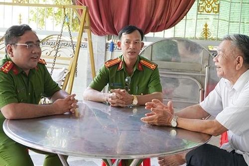Góp sức mình bảo vệ sự bình yên vùng biên giới Tây Nam