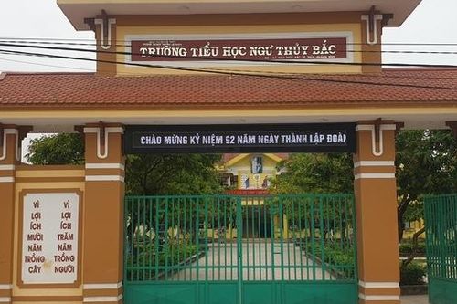 Cả hiệu trưởng và hiệu phó bị kỷ luật vì đánh nhau