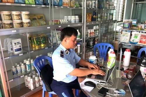Kinh doanh thức ăn thủy sản giả, một cơ sở bị phạt gần 60 triệu đồng