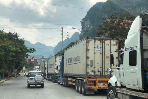 Xử lý hành vi tiêu cực liên quan hoạt động thông quan hàng hóa tại các cửa khẩu