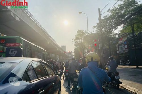 Đỉnh điểm của nắng nóng, cảnh báo tia UV nguy hại sức khỏe