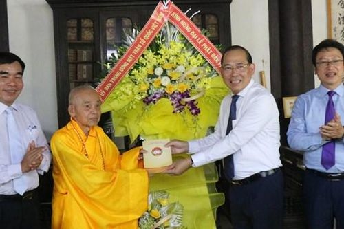 Đón mùa Phật đản an vui, hạnh phúc