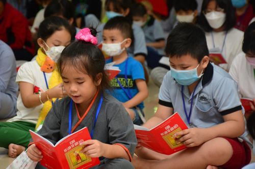Vừa vào hè, phụ huynh đã chuẩn bị gửi con lên chùa