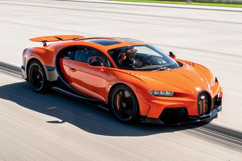 Loạt Bugatti chinh phục tốc độ 400 km/h
