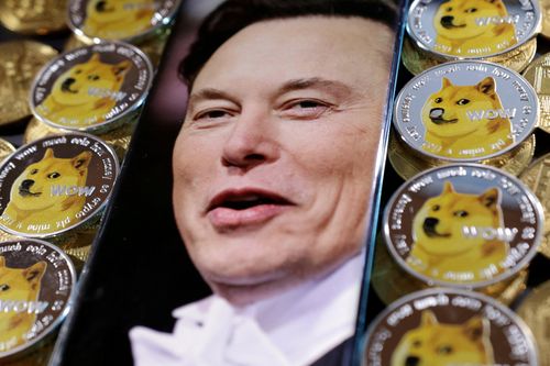 Elon Musk bị tố giao dịch nội gián Dogecoin