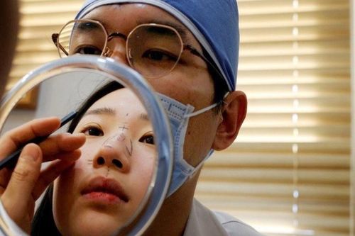 Nơi du khách đến chơi là phụ, phẫu thuật thẩm mỹ là chính